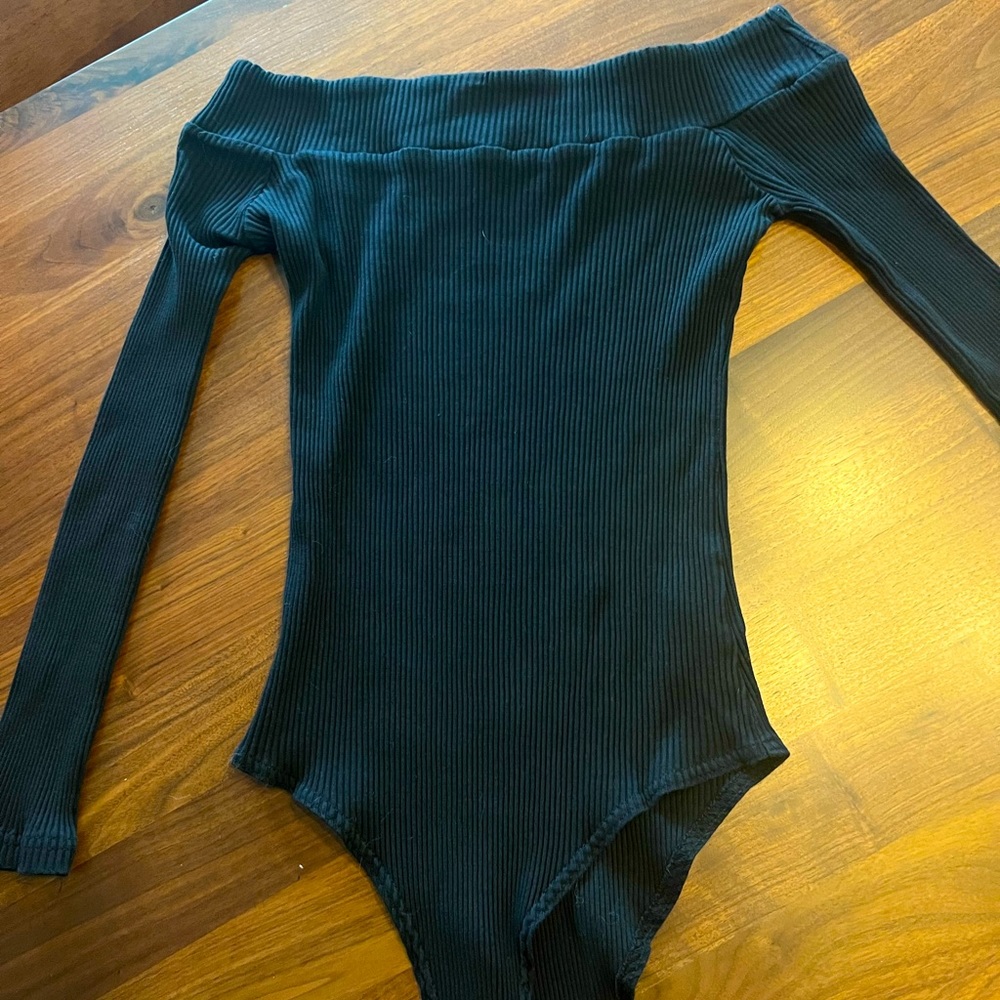 pfeiffer black ribbed off the shoulder bodysuit, brand new, size small